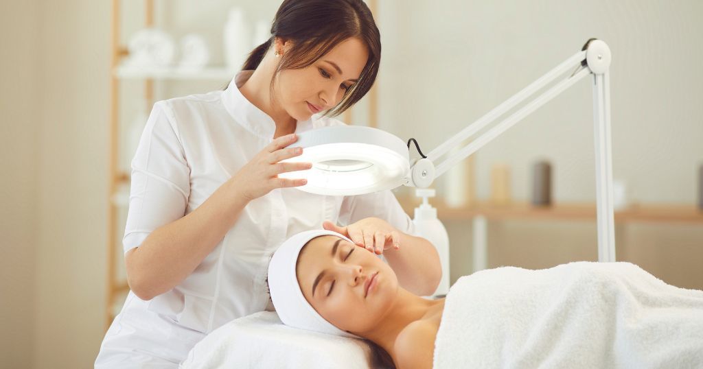 Kwas hialuronowy – czy jest bezpieczny dla skóry | Dea-Med.com